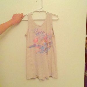 White shirt with design